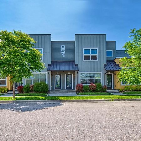 Modern Townhome Near Old Town, Breweries, & River! フォート・コリンズ エクステリア 写真