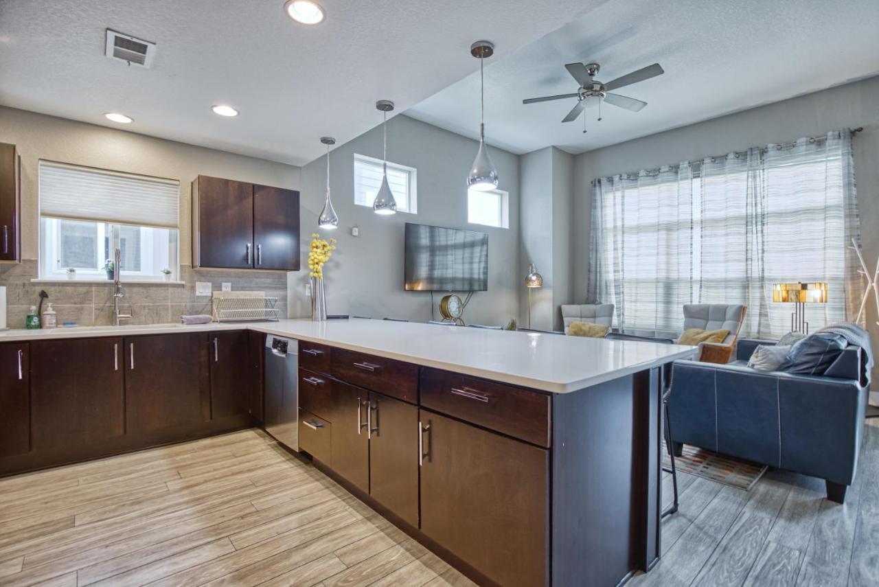 Modern Townhome Near Old Town, Breweries, & River! フォート・コリンズ エクステリア 写真
