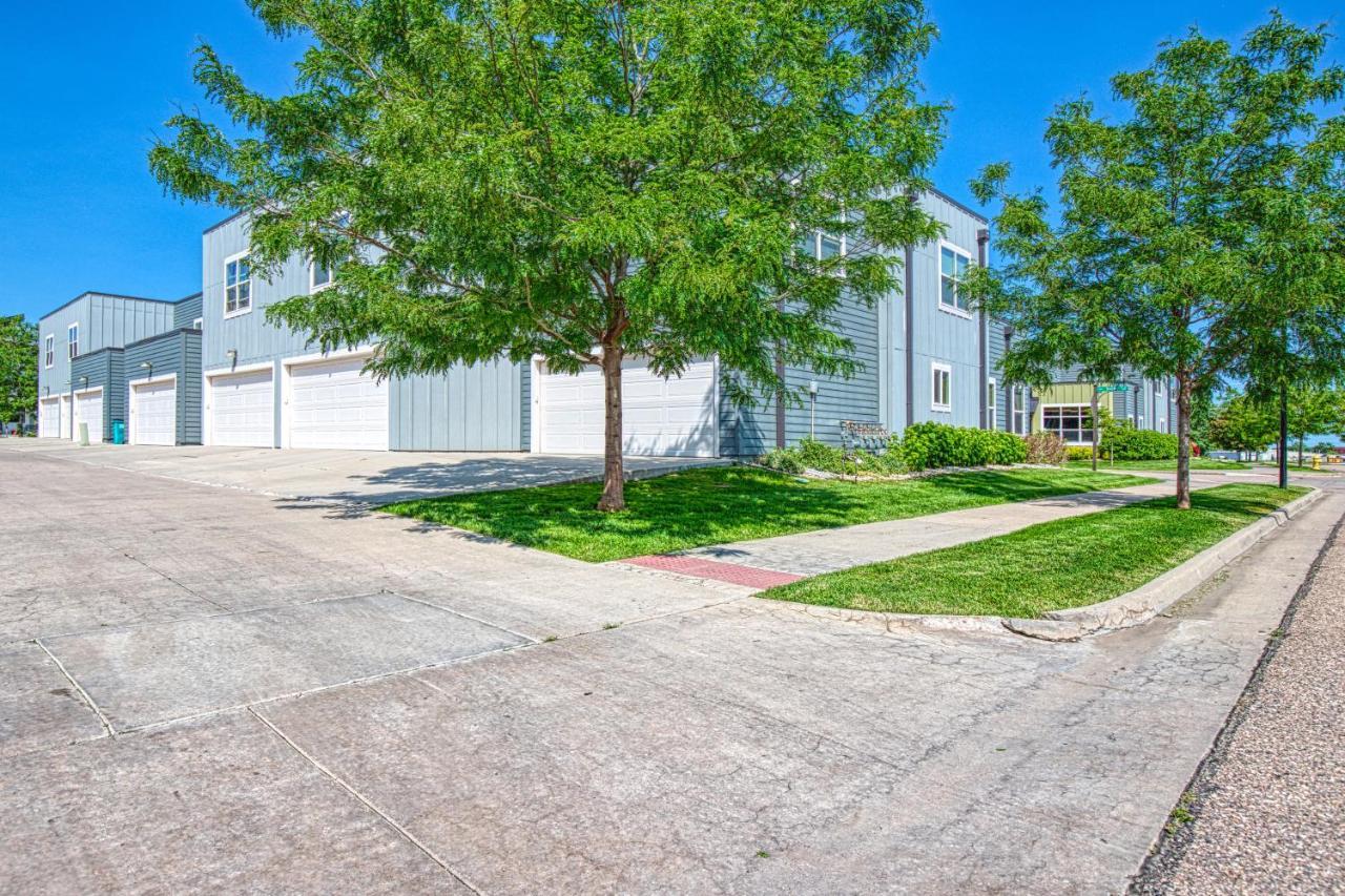 Modern Townhome Near Old Town, Breweries, & River! フォート・コリンズ エクステリア 写真