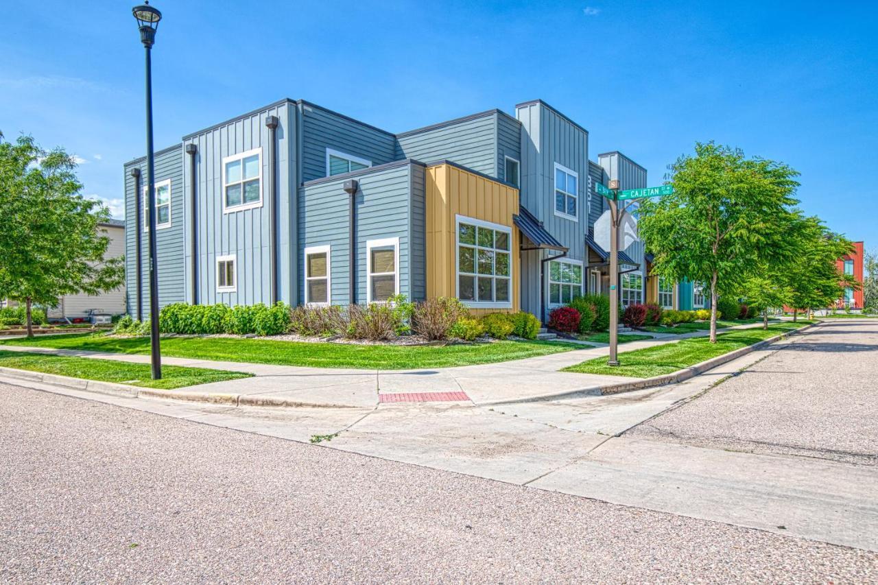 Modern Townhome Near Old Town, Breweries, & River! フォート・コリンズ エクステリア 写真