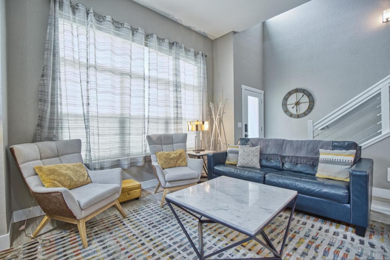 Modern Townhome Near Old Town, Breweries, & River! フォート・コリンズ エクステリア 写真
